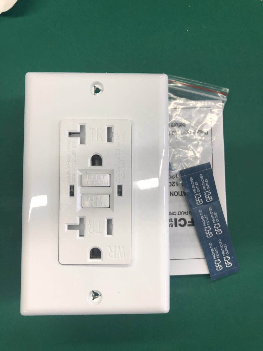Main-04-8 American sockets GFCI receptacle